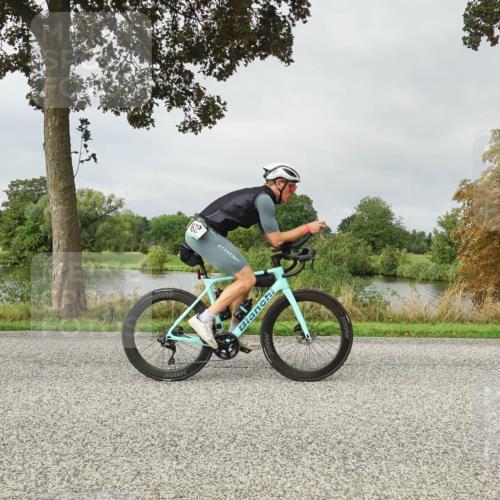 30.08.2026 - Elbe Triathlon Hamburg Michael Burmester http://msf.ph/oto/10051900 30.08.2026 10:02:09 Radfahren 438, 552, 622, 702, 704, 915, 940 meine-sportfotos.de