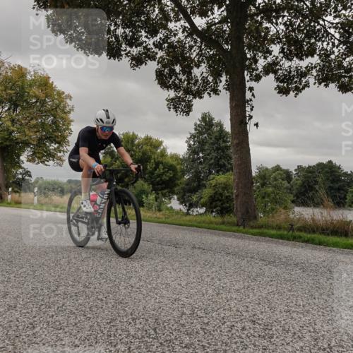30.08.2026 - Elbe Triathlon Hamburg Michael Burmester http://msf.ph/oto/10051909 30.08.2026 10:25:19 Radfahren 587, 693, 696, 800 meine-sportfotos.de