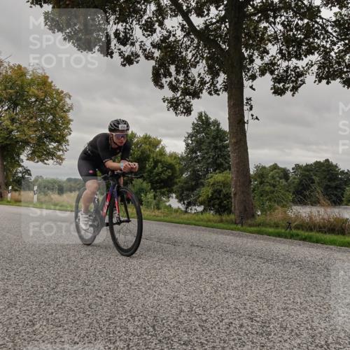 30.08.2026 - Elbe Triathlon Hamburg Michael Burmester http://msf.ph/oto/10051975 30.08.2026 10:26:45 Radfahren 856, 867 meine-sportfotos.de