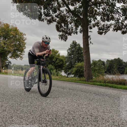 30.08.2026 - Elbe Triathlon Hamburg Michael Burmester http://msf.ph/oto/10051985 30.08.2026 10:26:55 Radfahren 811, 842, 960, 1008 meine-sportfotos.de