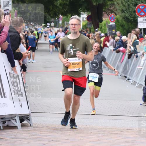 30.08.2026 - Blankeneser Heldenlauf Lena Gebhardt http://msf.ph/oto/10052011 30.08.2026 12:01:32 Ziel 2202, 2269, 2341 meine-sportfotos.de
