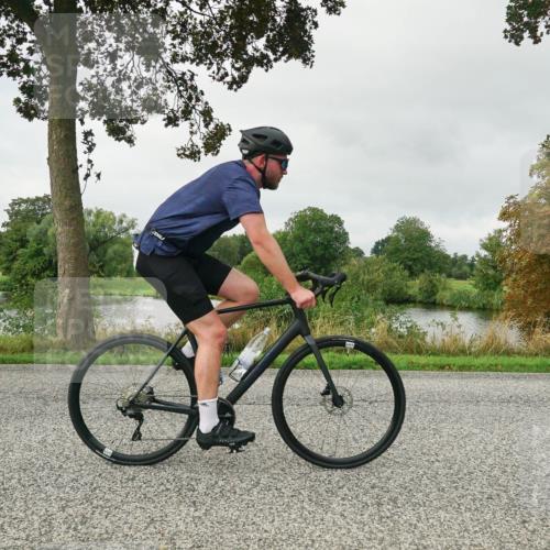 30.08.2026 - Elbe Triathlon Hamburg Michael Burmester http://msf.ph/oto/10052021 30.08.2026 10:03:56 Radfahren 521, 589, 805, 953 meine-sportfotos.de