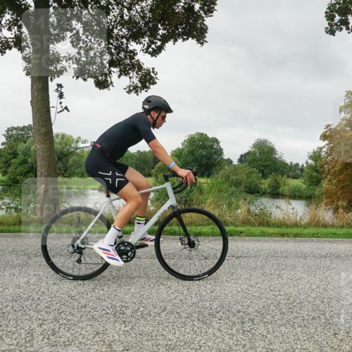 30.08.2026 - Elbe Triathlon Hamburg Michael Burmester http://msf.ph/oto/10052053 30.08.2026 10:04:49 Radfahren 561, 660, 679, 796 meine-sportfotos.de