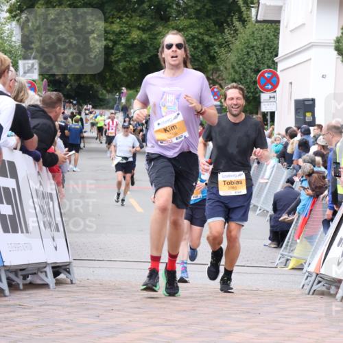 30.08.2026 - Blankeneser Heldenlauf Lena Gebhardt http://msf.ph/oto/10052083 30.08.2026 12:01:48 Ziel 2065, 2646, 2698 meine-sportfotos.de