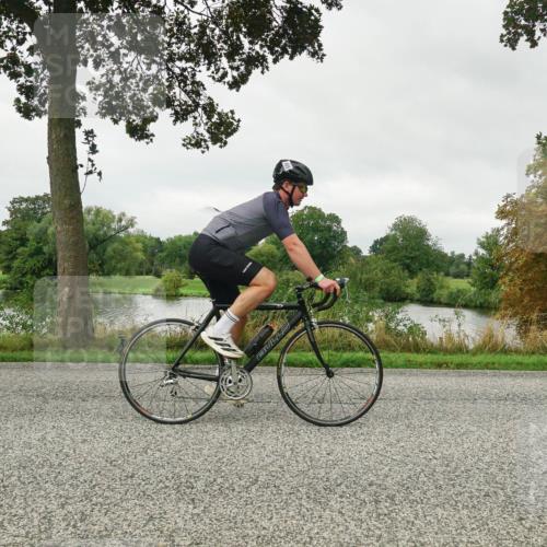30.08.2026 - Elbe Triathlon Hamburg Michael Burmester http://msf.ph/oto/10052098 30.08.2026 10:06:01 Radfahren 405 meine-sportfotos.de