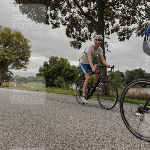 30.08.2026 - Elbe Triathlon Hamburg Michael Burmester http://msf.ph/oto/10052137 30.08.2026 10:29:37 Radfahren 808, 840, 881, 886, 887, 980, 990, 994, 1066, 1896 meine-sportfotos.de