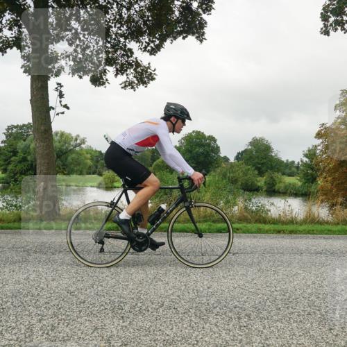 30.08.2026 - Elbe Triathlon Hamburg Michael Burmester http://msf.ph/oto/10052303 30.08.2026 10:08:48 Radfahren 425, 606, 634, 792 meine-sportfotos.de