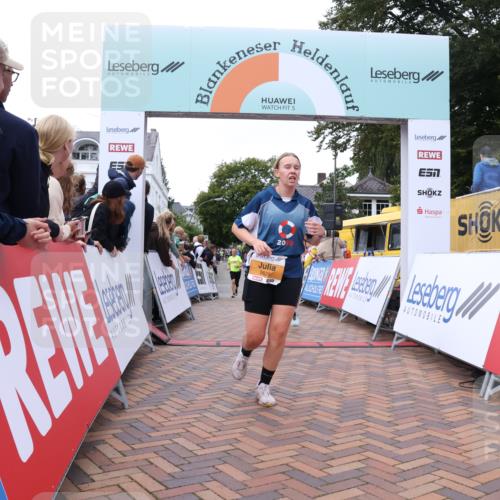 30.08.2026 - Blankeneser Heldenlauf Lena Gebhardt http://msf.ph/oto/10052335 30.08.2026 12:02:13 Ziel 2490, 2626, 4428 meine-sportfotos.de