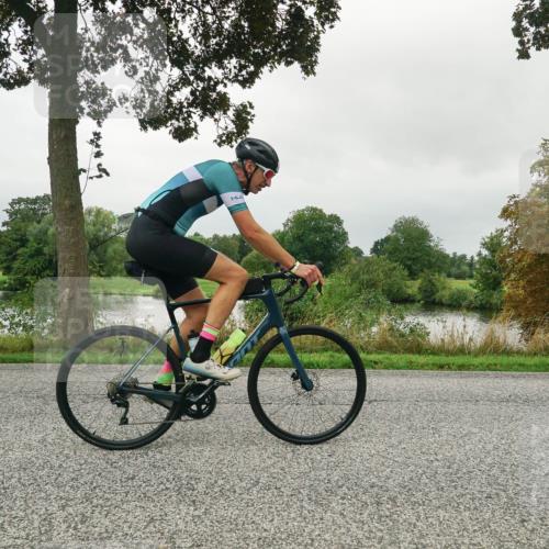 30.08.2026 - Elbe Triathlon Hamburg Michael Burmester http://msf.ph/oto/10052365 30.08.2026 10:09:52 Radfahren 529, 570, 690, 828, 858, 937 meine-sportfotos.de