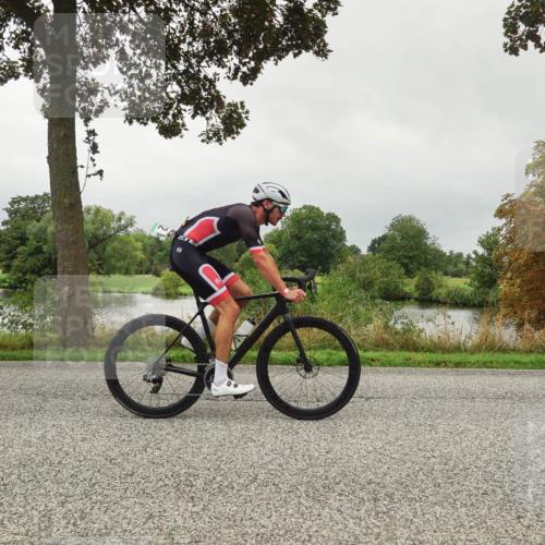 30.08.2026 - Elbe Triathlon Hamburg Michael Burmester http://msf.ph/oto/10052418 30.08.2026 10:10:39 Radfahren 419, 462, 541, 658, 789, 849, 856, 911, 933, 960 meine-sportfotos.de