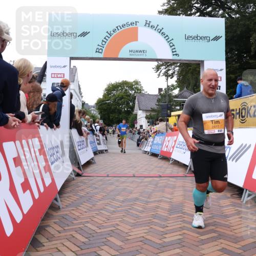 30.08.2026 - Blankeneser Heldenlauf Lena Gebhardt http://msf.ph/oto/10052462 30.08.2026 12:02:21 Ziel 2067, 2326, 2417, 2490, 2775, 4086, 4428 meine-sportfotos.de