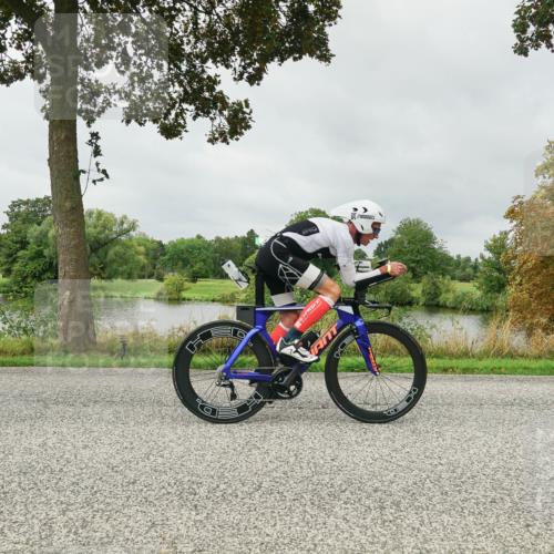 30.08.2026 - Elbe Triathlon Hamburg Michael Burmester http://msf.ph/oto/10052540 30.08.2026 10:12:44 Radfahren 410, 779, 983 meine-sportfotos.de