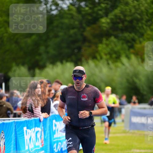 30.08.2026 - Elbe Triathlon Hamburg LAZAROV Photography http://msf.ph/oto/10052626 30.08.2026 10:46:49 Ziel 293, 354, 544 meine-sportfotos.de