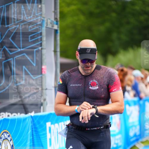 30.08.2026 - Elbe Triathlon Hamburg LAZAROV Photography http://msf.ph/oto/10052654 30.08.2026 10:46:51 Ziel 293, 544 meine-sportfotos.de