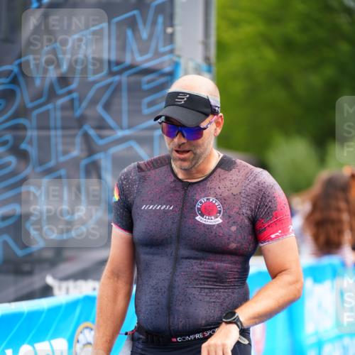 30.08.2026 - Elbe Triathlon Hamburg LAZAROV Photography http://msf.ph/oto/10052665 30.08.2026 10:46:52 Ziel 293, 544 meine-sportfotos.de