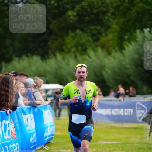30.08.2026 - Elbe Triathlon Hamburg LAZAROV Photography http://msf.ph/oto/10052674 30.08.2026 10:46:53 Ziel 293, 544 meine-sportfotos.de