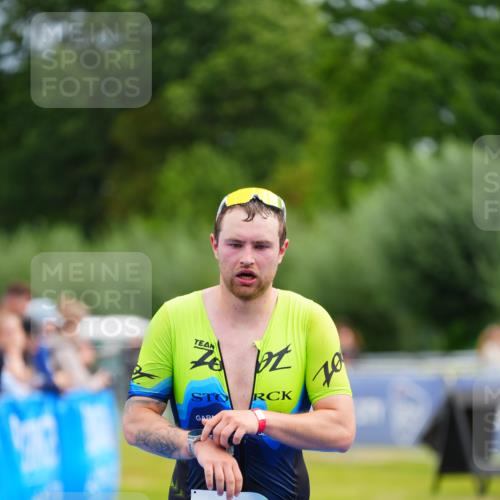 30.08.2026 - Elbe Triathlon Hamburg LAZAROV Photography http://msf.ph/oto/10052717 30.08.2026 10:46:55 Ziel 544 meine-sportfotos.de