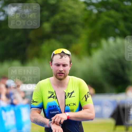 30.08.2026 - Elbe Triathlon Hamburg LAZAROV Photography http://msf.ph/oto/10052720 30.08.2026 10:46:55 Ziel 544 meine-sportfotos.de