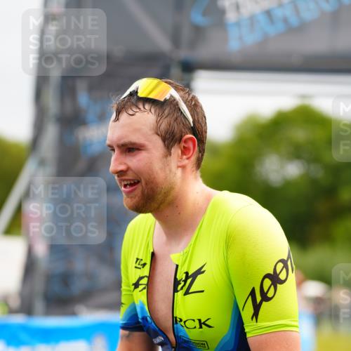 30.08.2026 - Elbe Triathlon Hamburg LAZAROV Photography http://msf.ph/oto/10052727 30.08.2026 10:46:59 Ziel  meine-sportfotos.de