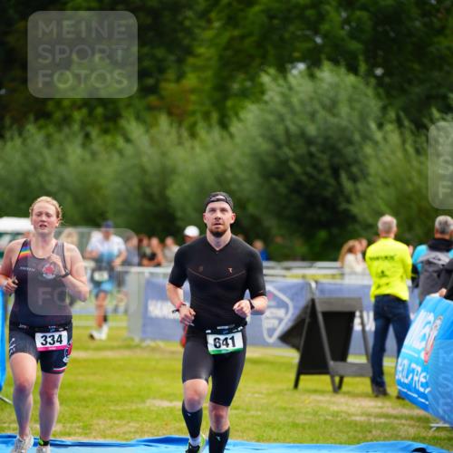 30.08.2026 - Elbe Triathlon Hamburg LAZAROV Photography http://msf.ph/oto/10052747 30.08.2026 10:47:07 Ziel 334, 641 meine-sportfotos.de