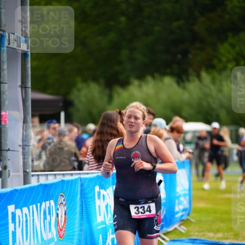 30.08.2026 - Elbe Triathlon Hamburg LAZAROV Photography http://msf.ph/oto/10052769 30.08.2026 10:47:08 Ziel 334, 641 meine-sportfotos.de