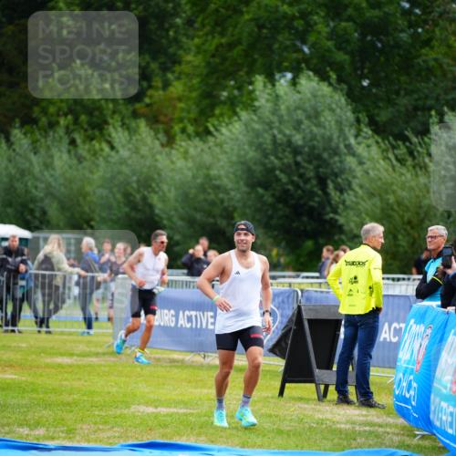 30.08.2026 - Elbe Triathlon Hamburg LAZAROV Photography http://msf.ph/oto/10052812 30.08.2026 10:47:30 Ziel 464 meine-sportfotos.de