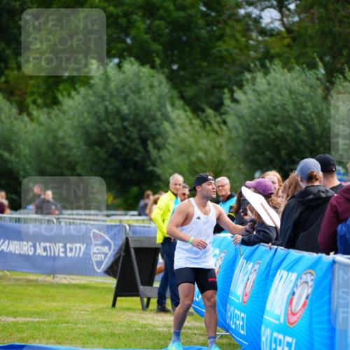 30.08.2026 - Elbe Triathlon Hamburg LAZAROV Photography http://msf.ph/oto/10052835 30.08.2026 10:47:31 Ziel 390, 464 meine-sportfotos.de