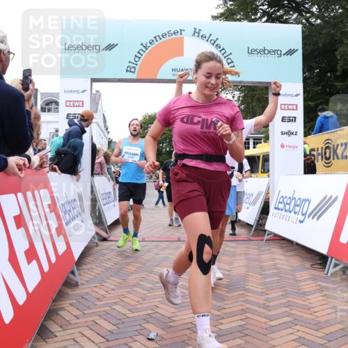 30.08.2026 - Blankeneser Heldenlauf Lena Gebhardt http://msf.ph/oto/10052845 30.08.2026 12:03:05 Ziel 2033, 2167, 2337, 2408, 2409, 2414, 2733, 2735, 2878, 2945, 4334 meine-sportfotos.de