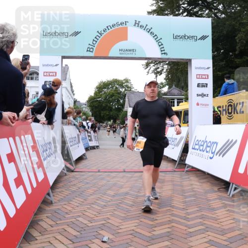 30.08.2026 - Blankeneser Heldenlauf Lena Gebhardt http://msf.ph/oto/10052894 30.08.2026 12:03:09 Ziel 2033, 2167, 2409, 2414, 2733, 2735, 2945, 4334 meine-sportfotos.de