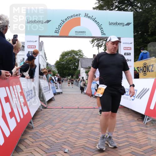 30.08.2026 - Blankeneser Heldenlauf Lena Gebhardt http://msf.ph/oto/10052903 30.08.2026 12:03:09 Ziel 2033, 2167, 2409, 2414, 2733, 2735, 2945, 4334 meine-sportfotos.de