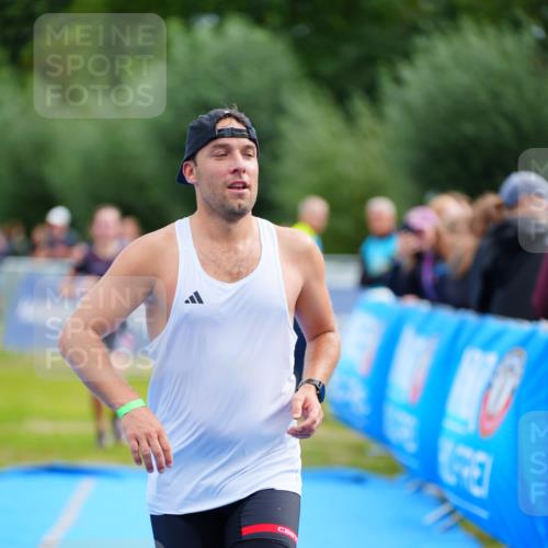30.08.2026 - Elbe Triathlon Hamburg LAZAROV Photography http://msf.ph/oto/10052904 30.08.2026 10:47:36 Ziel 390, 464 meine-sportfotos.de