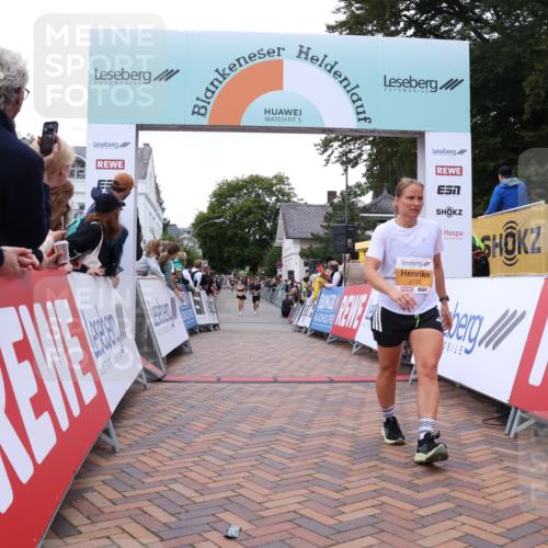30.08.2026 - Blankeneser Heldenlauf Lena Gebhardt http://msf.ph/oto/10052912 30.08.2026 12:03:11 Ziel 2033, 2167, 2409, 2733, 2735, 2945, 4334 meine-sportfotos.de