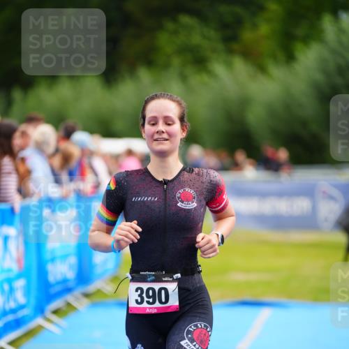 30.08.2026 - Elbe Triathlon Hamburg LAZAROV Photography http://msf.ph/oto/10052943 30.08.2026 10:47:40 Ziel 390 meine-sportfotos.de