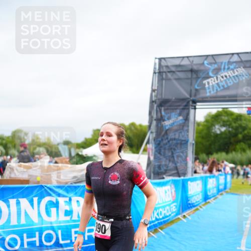 30.08.2026 - Elbe Triathlon Hamburg LAZAROV Photography http://msf.ph/oto/10052969 30.08.2026 10:47:43 Ziel 390 meine-sportfotos.de