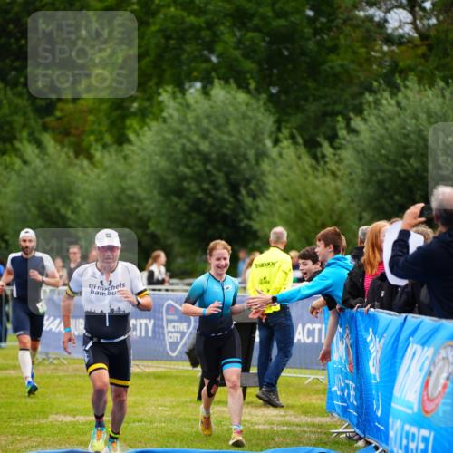 30.08.2026 - Elbe Triathlon Hamburg LAZAROV Photography http://msf.ph/oto/10053007 30.08.2026 10:48:23 Ziel 274, 361, 470 meine-sportfotos.de