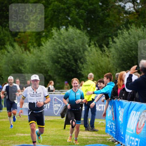 30.08.2026 - Elbe Triathlon Hamburg LAZAROV Photography http://msf.ph/oto/10053010 30.08.2026 10:48:24 Ziel 274, 361, 470 meine-sportfotos.de