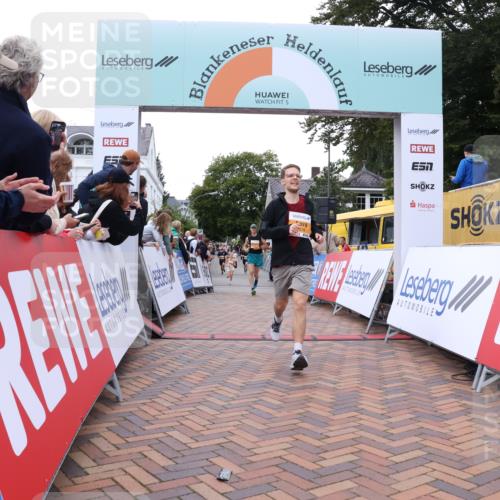 30.08.2026 - Blankeneser Heldenlauf Lena Gebhardt http://msf.ph/oto/10053015 30.08.2026 12:03:28 Ziel 2759, 2836 meine-sportfotos.de