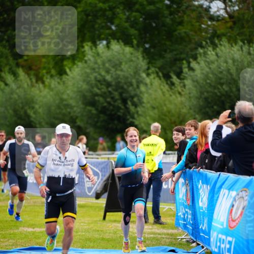 30.08.2026 - Elbe Triathlon Hamburg LAZAROV Photography http://msf.ph/oto/10053018 30.08.2026 10:48:24 Ziel 274, 361, 470 meine-sportfotos.de