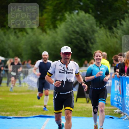 30.08.2026 - Elbe Triathlon Hamburg LAZAROV Photography http://msf.ph/oto/10053038 30.08.2026 10:48:25 Ziel 274, 361, 470 meine-sportfotos.de