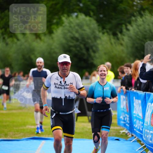 30.08.2026 - Elbe Triathlon Hamburg LAZAROV Photography http://msf.ph/oto/10053043 30.08.2026 10:48:26 Ziel 274, 361, 470 meine-sportfotos.de