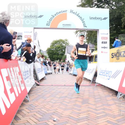 30.08.2026 - Blankeneser Heldenlauf Lena Gebhardt http://msf.ph/oto/10053051 30.08.2026 12:03:31 Ziel 2457, 2552, 2653, 2759, 2836, 2872 meine-sportfotos.de