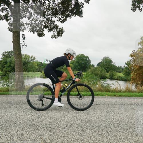 30.08.2026 - Elbe Triathlon Hamburg Michael Burmester http://msf.ph/oto/10053058 30.08.2026 10:23:24 Radfahren 845 meine-sportfotos.de