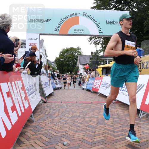 30.08.2026 - Blankeneser Heldenlauf Lena Gebhardt http://msf.ph/oto/10053061 30.08.2026 12:03:31 Ziel 2457, 2552, 2653, 2759, 2836, 2872 meine-sportfotos.de