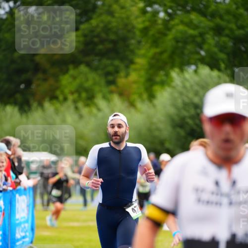 30.08.2026 - Elbe Triathlon Hamburg LAZAROV Photography http://msf.ph/oto/10053070 30.08.2026 10:48:28 Ziel 274, 361, 470 meine-sportfotos.de