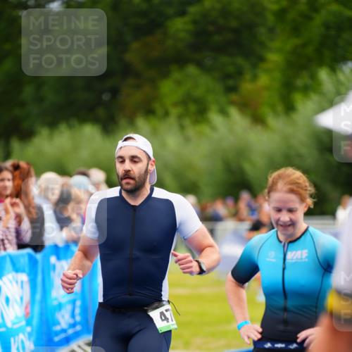 30.08.2026 - Elbe Triathlon Hamburg LAZAROV Photography http://msf.ph/oto/10053089 30.08.2026 10:48:29 Ziel 274, 361, 470 meine-sportfotos.de