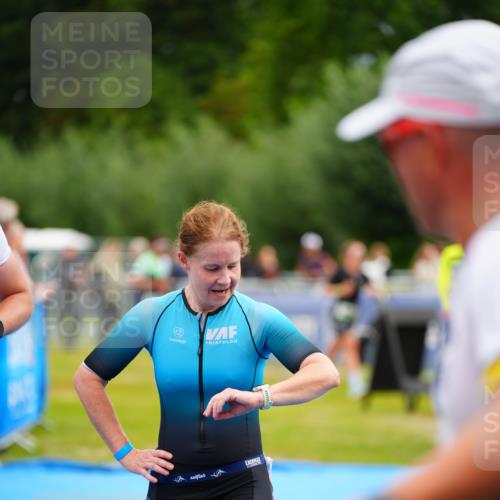 30.08.2026 - Elbe Triathlon Hamburg LAZAROV Photography http://msf.ph/oto/10053094 30.08.2026 10:48:30 Ziel 274, 320, 361, 470 meine-sportfotos.de