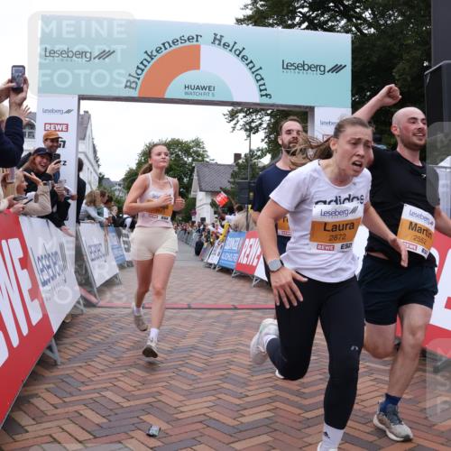 30.08.2026 - Blankeneser Heldenlauf Lena Gebhardt http://msf.ph/oto/10053116 30.08.2026 12:03:36 Ziel 2457, 2552, 2653, 2759, 2836, 2872 meine-sportfotos.de
