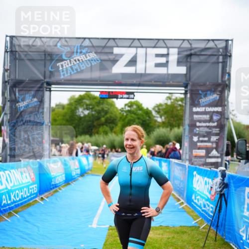 30.08.2026 - Elbe Triathlon Hamburg LAZAROV Photography http://msf.ph/oto/10053124 30.08.2026 10:48:35 Ziel 320 meine-sportfotos.de