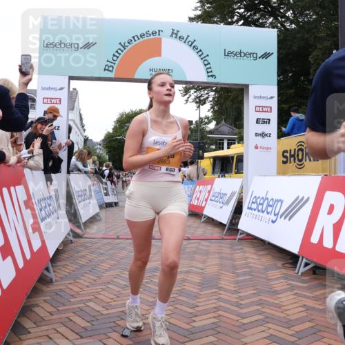 30.08.2026 - Blankeneser Heldenlauf Lena Gebhardt http://msf.ph/oto/10053134 30.08.2026 12:03:37 Ziel 2457, 2552, 2653, 2759, 2872 meine-sportfotos.de