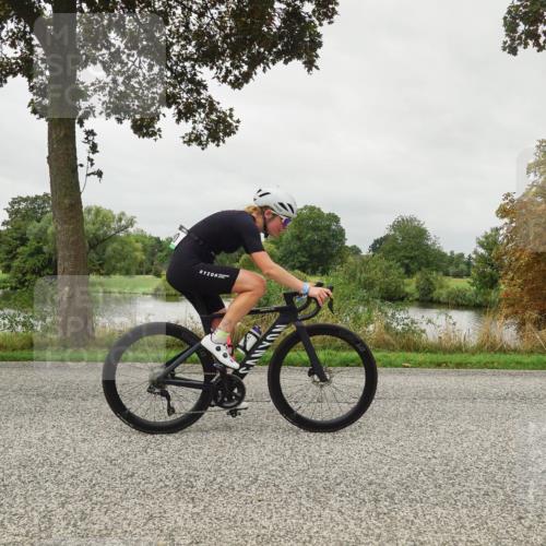 30.08.2026 - Elbe Triathlon Hamburg Michael Burmester http://msf.ph/oto/10053144 30.08.2026 10:25:18 Radfahren 587, 693, 696, 800 meine-sportfotos.de